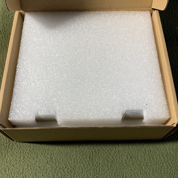 NIB Laptop Stand.  Gzhisy L02.  Silver. - Picture 6 of 6